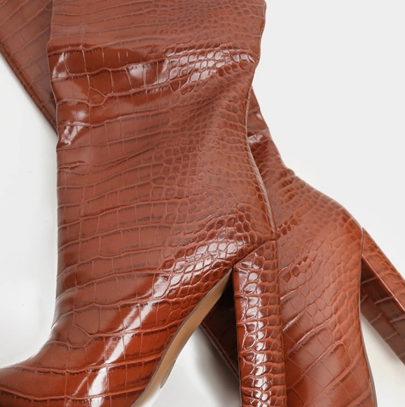 Pointy Block Heel Boot - Picture 2 of 4